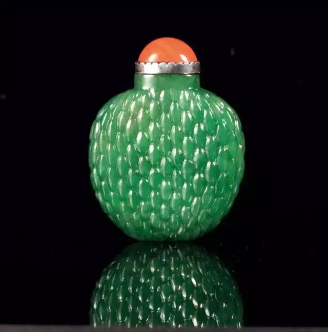 翡翠鼻烟壶价格,清代狮钮方章快速成-第10张图片-翡翠网 翡翠鼻烟壶价格,清代狮钮方章快速成-第10张图片-翡翠网