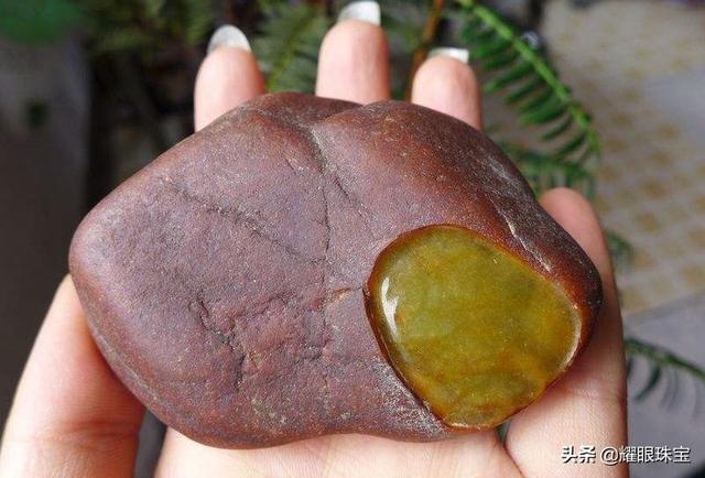 翡翠原石种类有多少种鉴别翡翠原石的书-第6张图片-翡翠网 翡翠原石种类有多少种鉴别翡翠原石的书-第6张图片-翡翠网