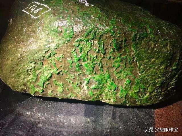 翡翠原石种类有多少种鉴别翡翠原石的书-第19张图片-翡翠网 翡翠原石种类有多少种鉴别翡翠原石的书-第19张图片-翡翠网