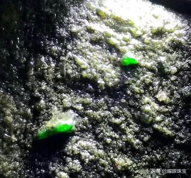 翡翠原石种类有多少种鉴别翡翠原石的书-第20张图片-翡翠网 翡翠原石种类有多少种鉴别翡翠原石的书-第20张图片-翡翠网