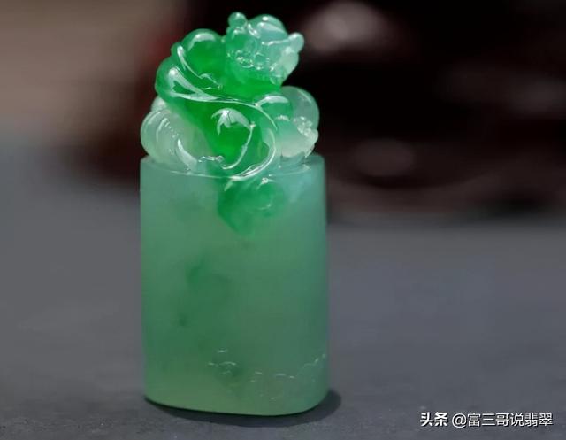 翡翠的基本知识大全,戴翡翠的知识-第2张图片-翡翠网 翡翠的基本知识大全,戴翡翠的知识-第2张图片-翡翠网