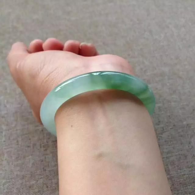 翡翠原石的价位,翡翠价格曲线-第13张图片-翡翠网 翡翠原石的价位,翡翠价格曲线-第13张图片-翡翠网