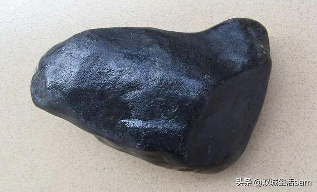 黄梨皮翡翠原石图片白盐沙赌石最好的皮壳-第10张图片-翡翠网 黄梨皮翡翠原石图片白盐沙赌石最好的皮壳-第10张图片-翡翠网