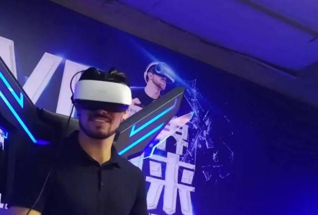 钻石小鸟官网首页周大福和钻石小鸟谁好-第2张图片-翡翠网 钻石小鸟官网首页周大福和钻石小鸟谁好-第2张图片-翡翠网