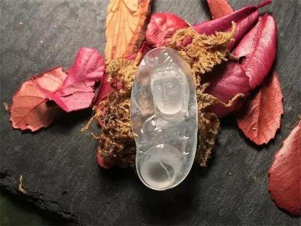 冰种翡翠吊坠一般价格,白色冰种翡翠值钱吗-第5张图片-翡翠网 冰种翡翠吊坠一般价格,白色冰种翡翠值钱吗-第5张图片-翡翠网