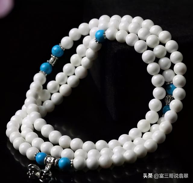 翡翠手镯内部有条码买的翡翠手镯用水洗了会变色吗-第6张图片-翡翠网 翡翠手镯内部有条码买的翡翠手镯用水洗了会变色吗-第6张图片-翡翠网