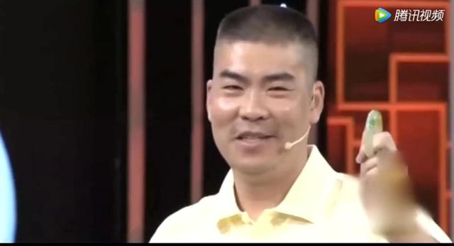 翡翠手镯值多少钱啊翡翠玉一只镯子的值多少钱-第1张图片-翡翠网 翡翠手镯值多少钱啊翡翠玉一只镯子的值多少钱-第1张图片-翡翠网