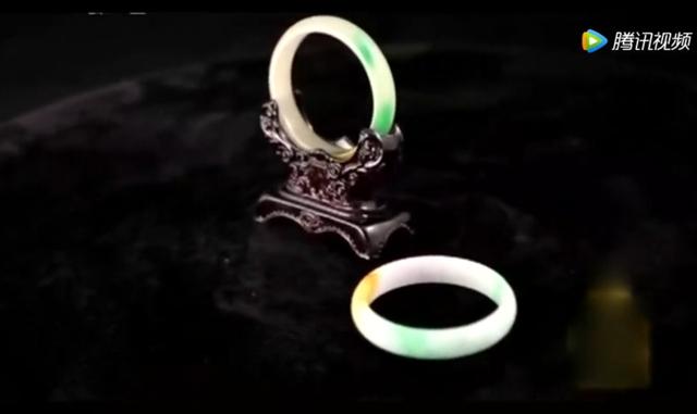 翡翠手镯值多少钱啊翡翠玉一只镯子的值多少钱-第5张图片-翡翠网 翡翠手镯值多少钱啊翡翠玉一只镯子的值多少钱-第5张图片-翡翠网