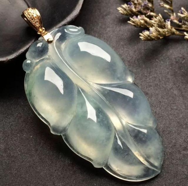 翡翠知识大全简介翡翠为什么要选择原石-第2张图片-翡翠网 翡翠知识大全简介翡翠为什么要选择原石-第2张图片-翡翠网