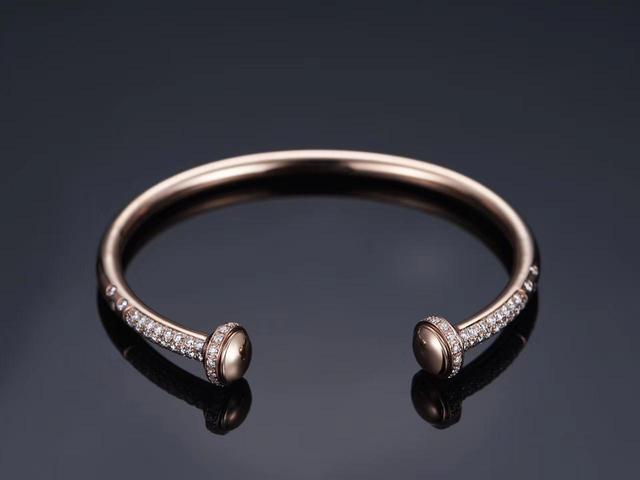 十大奢侈品项链排名,十大奢侈品手链经典款-第7张图片-翡翠网 十大奢侈品项链排名,十大奢侈品手链经典款-第7张图片-翡翠网