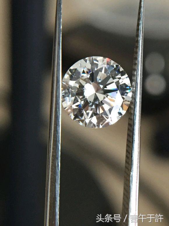钻石爱情寓意,钻石十大特性和八大标志-第1张图片-翡翠网 钻石爱情寓意,钻石十大特性和八大标志-第1张图片-翡翠网