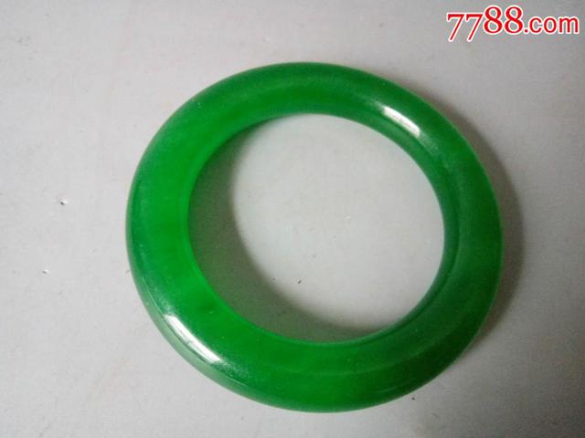 原石翡翠是真是假,翡翠原石掉落地上-第7张图片-翡翠网 原石翡翠是真是假,翡翠原石掉落地上-第7张图片-翡翠网