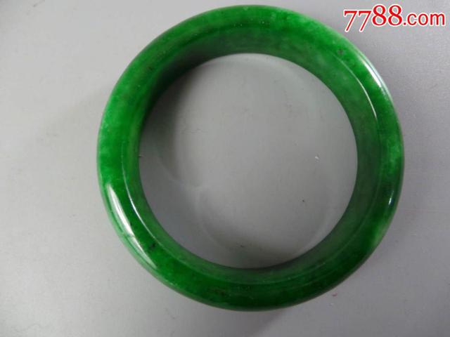 原石翡翠是真是假,翡翠原石掉落地上-第8张图片-翡翠网 原石翡翠是真是假,翡翠原石掉落地上-第8张图片-翡翠网