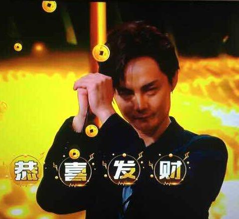 原石翡翠是真是假,翡翠原石掉落地上-第15张图片-翡翠网 原石翡翠是真是假,翡翠原石掉落地上-第15张图片-翡翠网