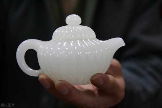 极品和田玉羊脂玉价格,羊脂玉翡翠挂件价格-第3张图片-翡翠网 极品和田玉羊脂玉价格,羊脂玉翡翠挂件价格-第3张图片-翡翠网