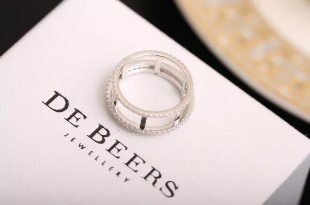 买钻石和买黄金哪个好,钻石的骗局世人是怎么知道的-第8张图片-翡翠网 买钻石和买黄金哪个好,钻石的骗局世人是怎么知道的-第8张图片-翡翠网