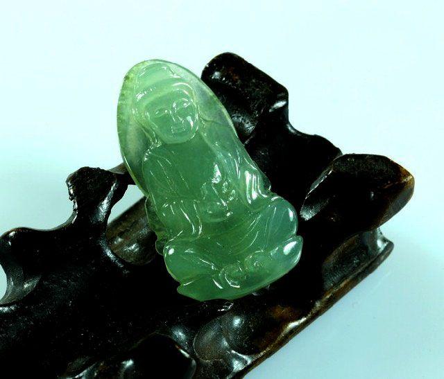 阳绿翡翠吊坠绿观音翡翠吊坠价格-第1张图片-翡翠网 阳绿翡翠吊坠绿观音翡翠吊坠价格-第1张图片-翡翠网