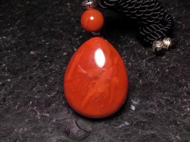 纯红翡翠价格,冰种红翡翠价格多少钱一克-第9张图片-翡翠网 纯红翡翠价格,冰种红翡翠价格多少钱一克-第9张图片-翡翠网