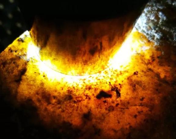 青蛙皮原石好不好青蛙皮会卡翡翠原石内裂多吗-第2张图片-翡翠网 青蛙皮原石好不好青蛙皮会卡翡翠原石内裂多吗-第2张图片-翡翠网