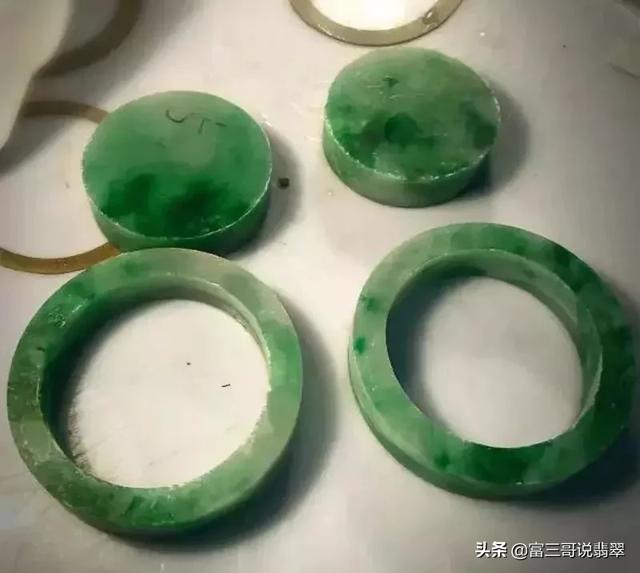 翡翠原石带你实战全面分析莫湾基翡翠原石-第9张图片-翡翠网 翡翠原石带你实战全面分析莫湾基翡翠原石-第9张图片-翡翠网