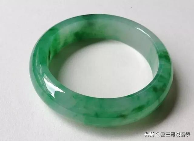 翡翠原石带你实战全面分析莫湾基翡翠原石-第10张图片-翡翠网 翡翠原石带你实战全面分析莫湾基翡翠原石-第10张图片-翡翠网