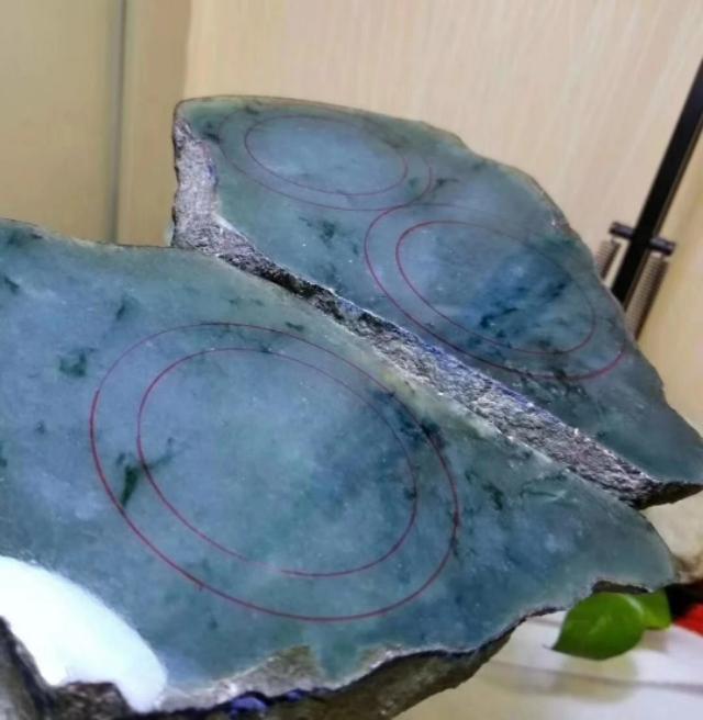 玻璃种的飘花翡翠价格,老坑玻璃种翡翠价格-第1张图片-翡翠网 玻璃种的飘花翡翠价格,老坑玻璃种翡翠价格-第1张图片-翡翠网