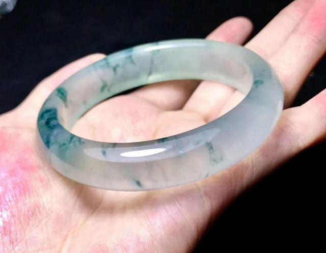 玻璃种的飘花翡翠价格,老坑玻璃种翡翠价格-第6张图片-翡翠网 玻璃种的飘花翡翠价格,老坑玻璃种翡翠价格-第6张图片-翡翠网