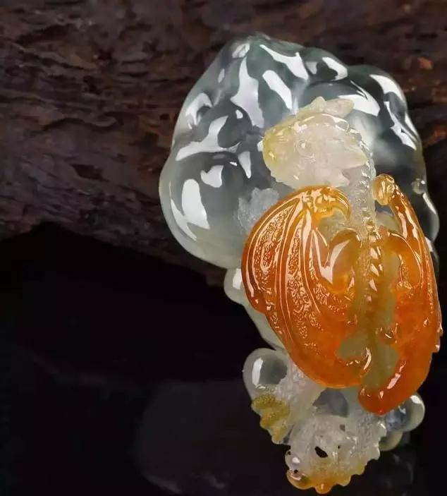 大马砍晴水冰种翡翠原石大马坎原石特点详解-第11张图片-翡翠网 大马砍晴水冰种翡翠原石大马坎原石特点详解-第11张图片-翡翠网