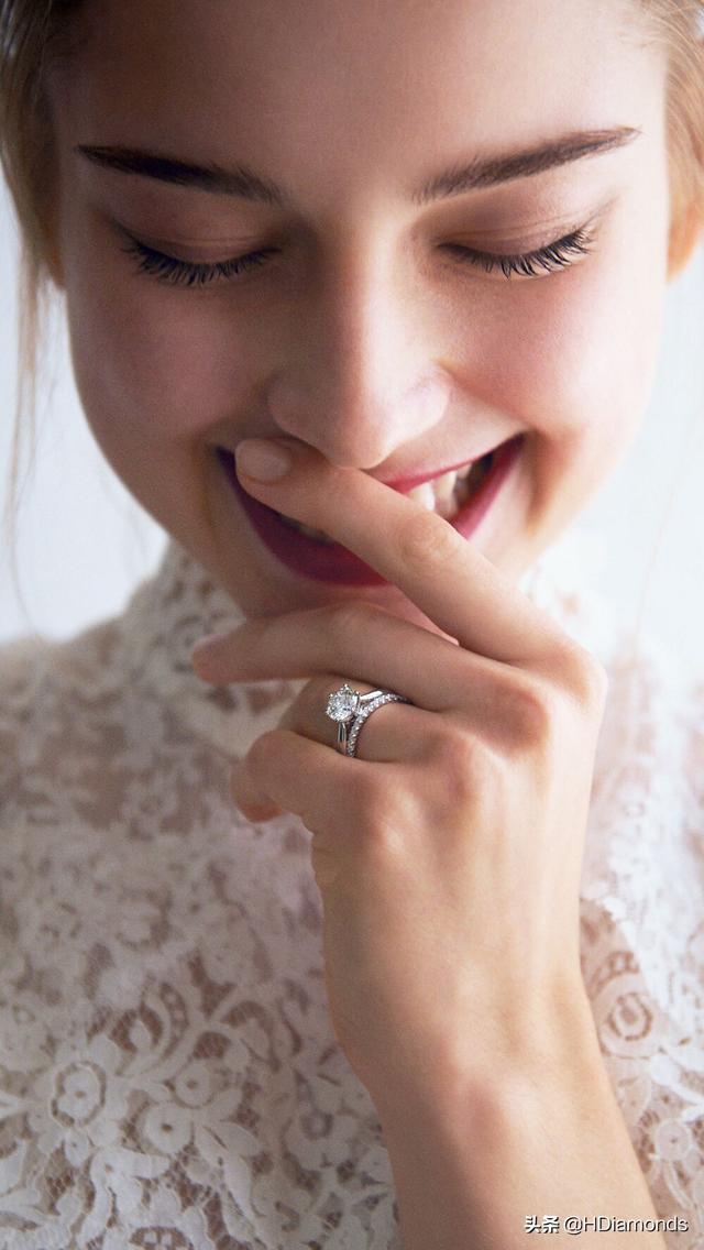 30分和50分钻戒图,钻戒最经典的几种款式-第13张图片-翡翠网 30分和50分钻戒图,钻戒最经典的几种款式-第13张图片-翡翠网