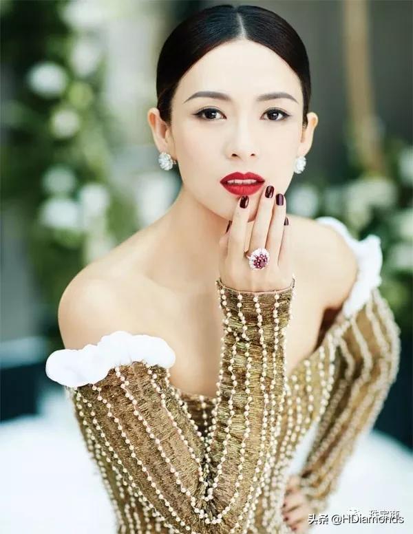 30分和50分钻戒图,钻戒最经典的几种款式-第16张图片-翡翠网 30分和50分钻戒图,钻戒最经典的几种款式-第16张图片-翡翠网