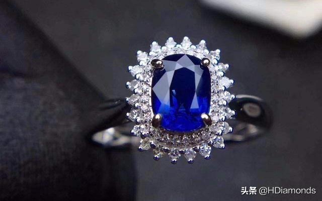 30分和50分钻戒图,钻戒最经典的几种款式-第17张图片-翡翠网 30分和50分钻戒图,钻戒最经典的几种款式-第17张图片-翡翠网