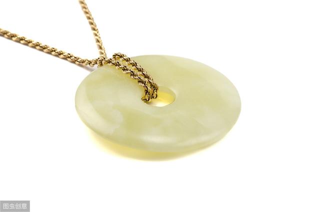 玛瑙翡翠和玉哪个值钱,女人带玛瑙好还是玉好-第5张图片-翡翠网 玛瑙翡翠和玉哪个值钱,女人带玛瑙好还是玉好-第5张图片-翡翠网