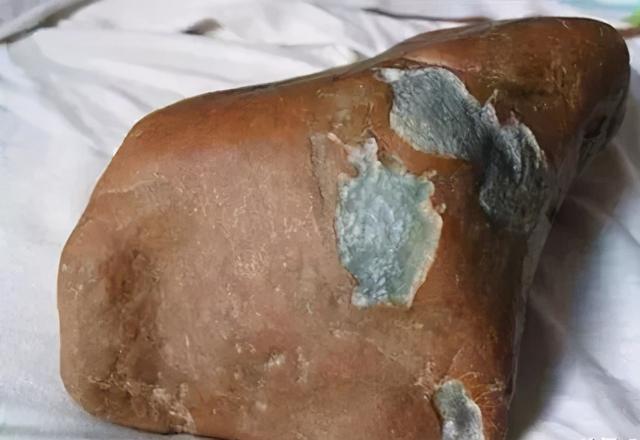 翡翠原石公斤料是什么意思,翡翠原石口料配方-第8张图片-翡翠网 翡翠原石公斤料是什么意思,翡翠原石口料配方-第8张图片-翡翠网