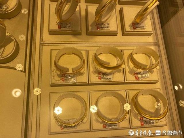 19分的钻戒一万多贵吗,30分钻石老凤祥项链-第4张图片-翡翠网 19分的钻戒一万多贵吗,30分钻石老凤祥项链-第4张图片-翡翠网