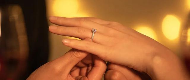 钻石唯美宣传句子钻石与爱情浪漫句子-第1张图片-翡翠网 钻石唯美宣传句子钻石与爱情浪漫句子-第1张图片-翡翠网