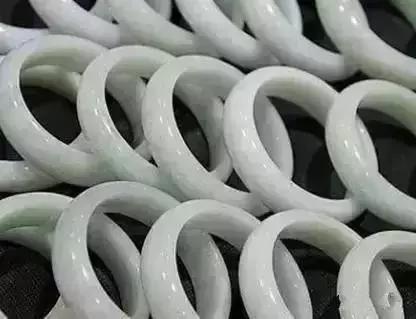 翡翠手工抛光价格,翡翠使用抛光非正常吗-第4张图片-翡翠网 翡翠手工抛光价格,翡翠使用抛光非正常吗-第4张图片-翡翠网