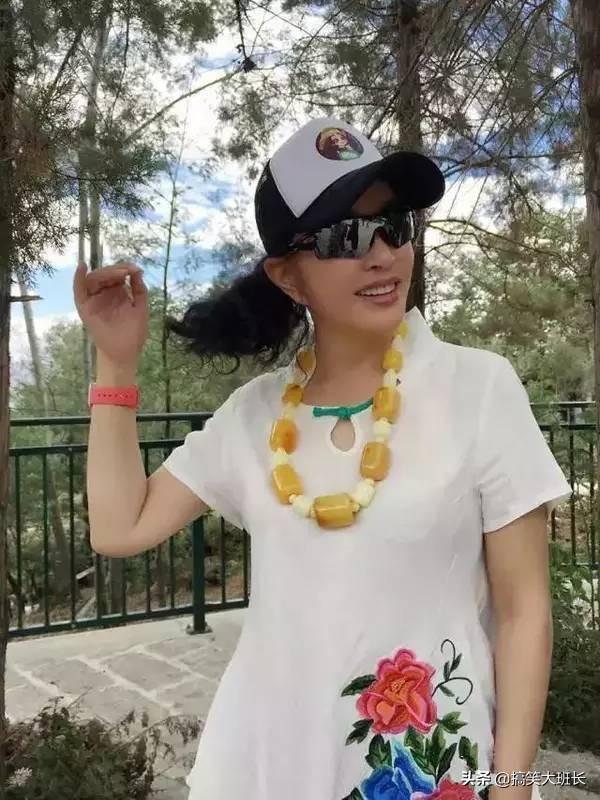 戴翡翠手镯认主人表现颈椎能带翡翠手镯吗-第6张图片-翡翠网 戴翡翠手镯认主人表现颈椎能带翡翠手镯吗-第6张图片-翡翠网