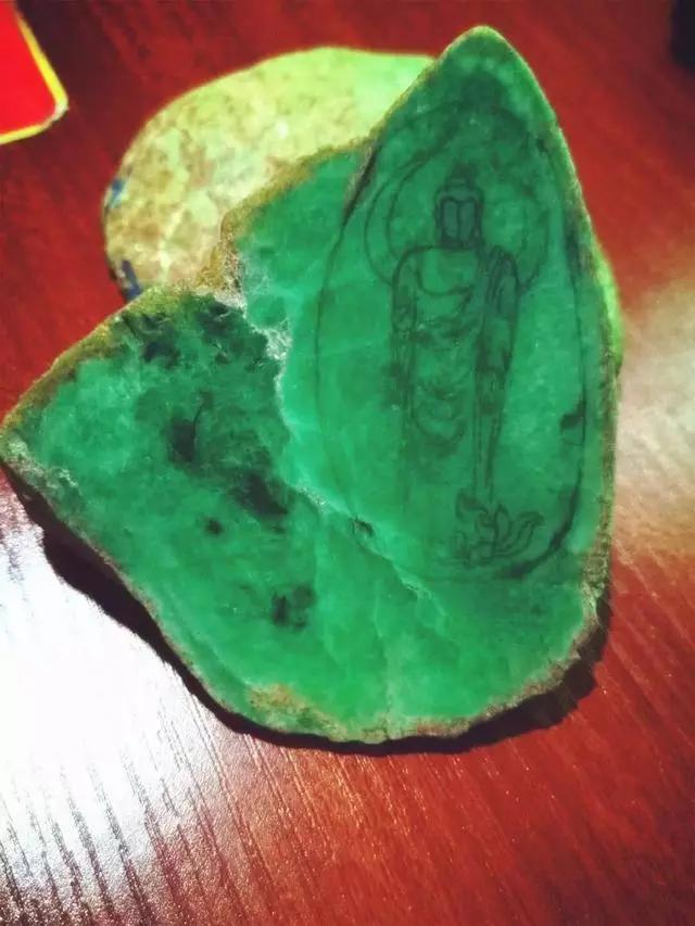 30w翡翠原石29w和30w-第9张图片-翡翠网 30w翡翠原石29w和30w-第9张图片-翡翠网