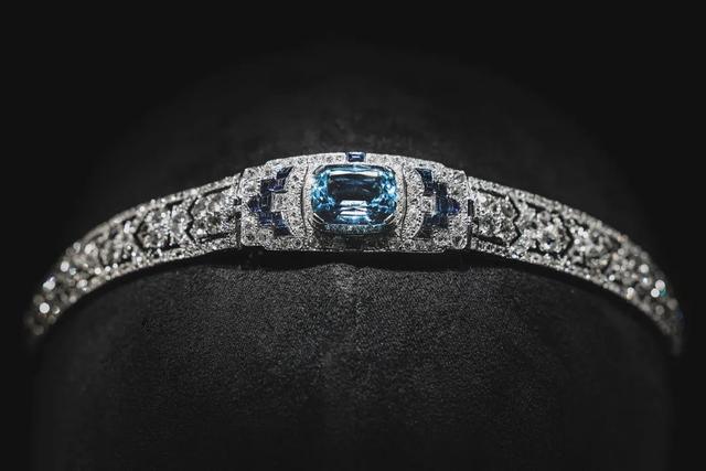 卡地亚项链love系列卡地亚钻石吊坠图片-第20张图片-翡翠网 卡地亚项链love系列卡地亚钻石吊坠图片-第20张图片-翡翠网