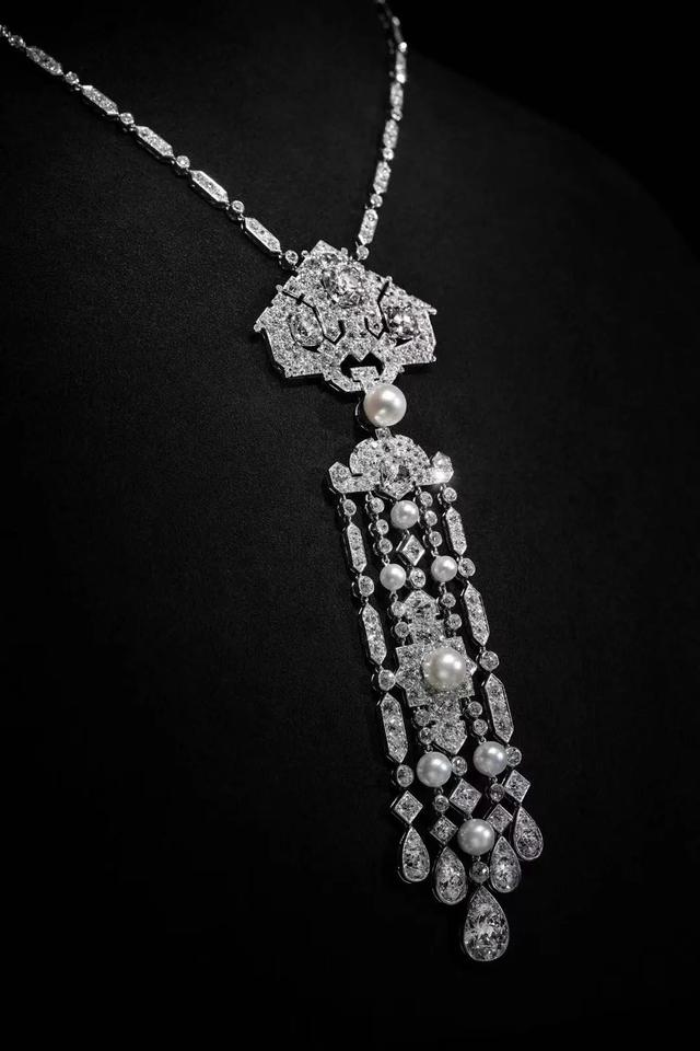 卡地亚项链love系列卡地亚钻石吊坠图片-第21张图片-翡翠网 卡地亚项链love系列卡地亚钻石吊坠图片-第21张图片-翡翠网