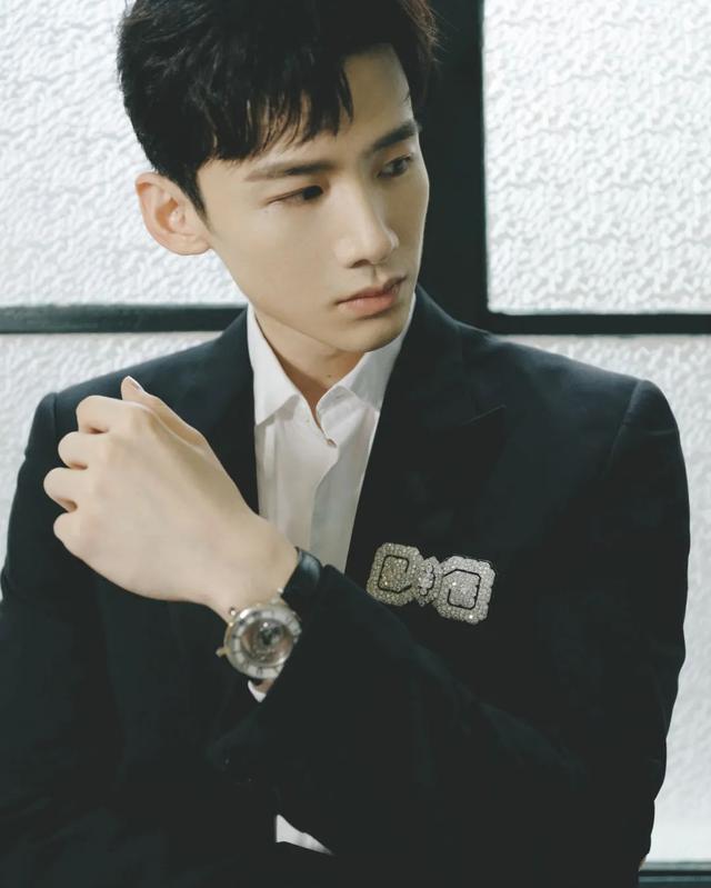 卡地亚项链love系列卡地亚钻石吊坠图片-第22张图片-翡翠网 卡地亚项链love系列卡地亚钻石吊坠图片-第22张图片-翡翠网