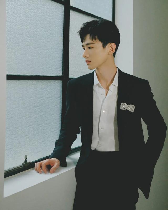 卡地亚项链love系列卡地亚钻石吊坠图片-第23张图片-翡翠网 卡地亚项链love系列卡地亚钻石吊坠图片-第23张图片-翡翠网