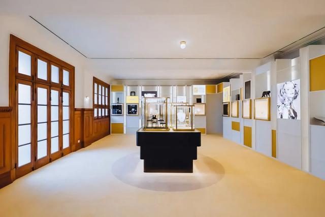 卡地亚项链love系列卡地亚钻石吊坠图片-第27张图片-翡翠网 卡地亚项链love系列卡地亚钻石吊坠图片-第27张图片-翡翠网