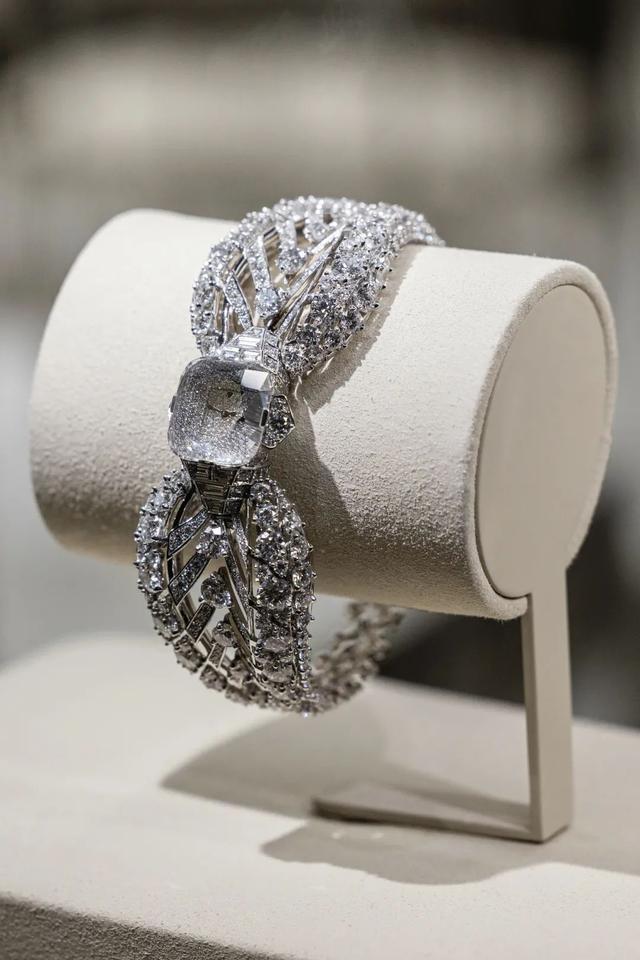 卡地亚项链love系列卡地亚钻石吊坠图片-第53张图片-翡翠网 卡地亚项链love系列卡地亚钻石吊坠图片-第53张图片-翡翠网