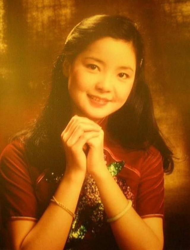 叮当镯一般多宽,翡翠手镯为什么叫叮当镯-第1张图片-翡翠网 叮当镯一般多宽,翡翠手镯为什么叫叮当镯-第1张图片-翡翠网