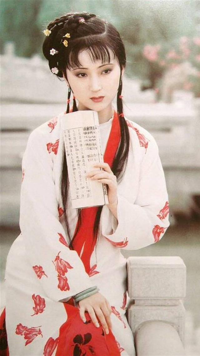 叮当镯一般多宽,翡翠手镯为什么叫叮当镯-第3张图片-翡翠网 叮当镯一般多宽,翡翠手镯为什么叫叮当镯-第3张图片-翡翠网