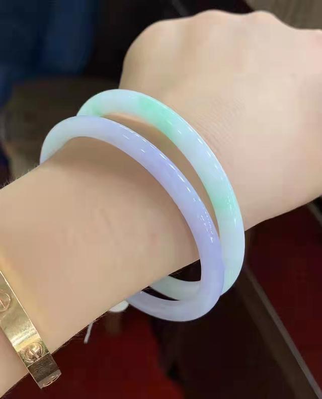 叮当镯一般多宽,翡翠手镯为什么叫叮当镯-第5张图片-翡翠网 叮当镯一般多宽,翡翠手镯为什么叫叮当镯-第5张图片-翡翠网