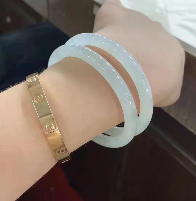 叮当镯一般多宽,翡翠手镯为什么叫叮当镯-第6张图片-翡翠网 叮当镯一般多宽,翡翠手镯为什么叫叮当镯-第6张图片-翡翠网