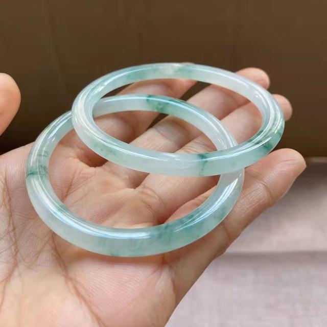 叮当镯一般多宽,翡翠手镯为什么叫叮当镯-第7张图片-翡翠网 叮当镯一般多宽,翡翠手镯为什么叫叮当镯-第7张图片-翡翠网