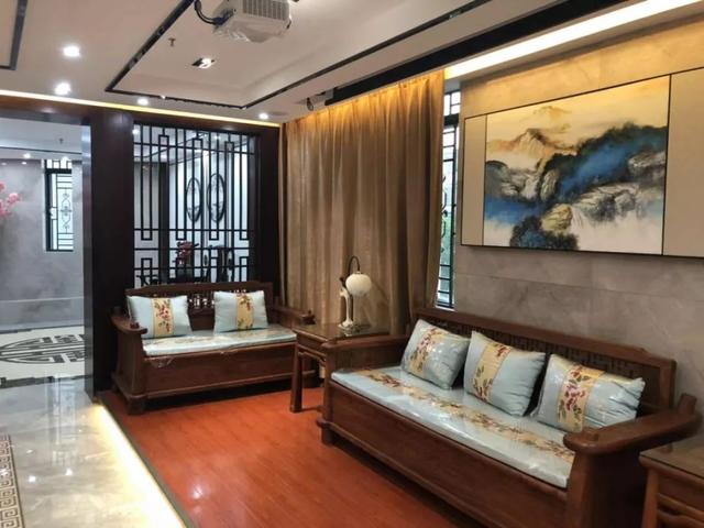 糯冰种翡翠吊坠多少钱,灵云翡翠如意图案挂件价格-第7张图片-翡翠网 糯冰种翡翠吊坠多少钱,灵云翡翠如意图案挂件价格-第7张图片-翡翠网